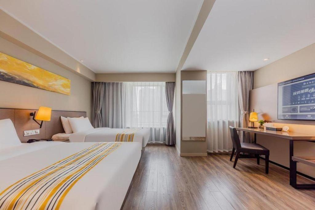 Home Inn Plus Shanghai New International Expo Center Yushan Road Yuanshen Sports Bagian luar foto