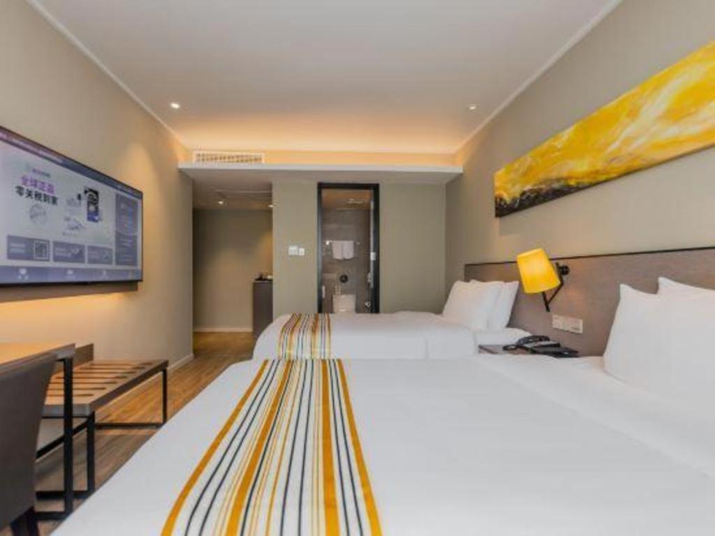 Home Inn Plus Shanghai New International Expo Center Yushan Road Yuanshen Sports Bagian luar foto