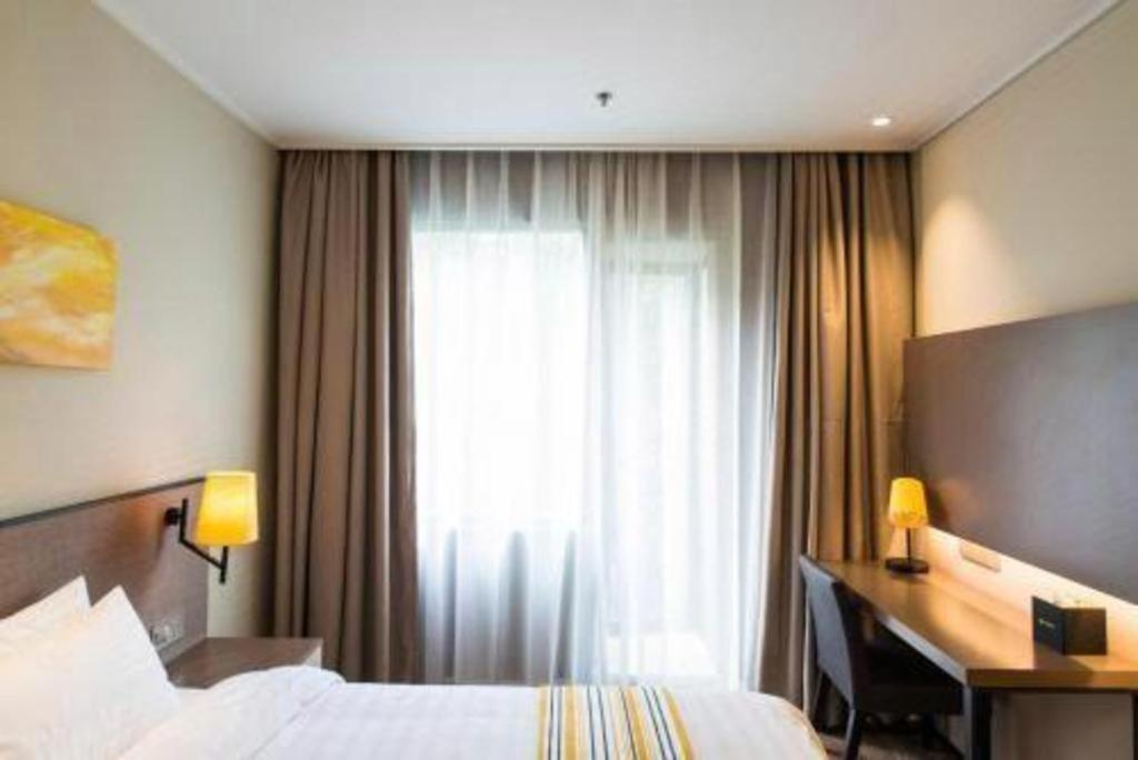 Home Inn Plus Shanghai New International Expo Center Yushan Road Yuanshen Sports Bagian luar foto