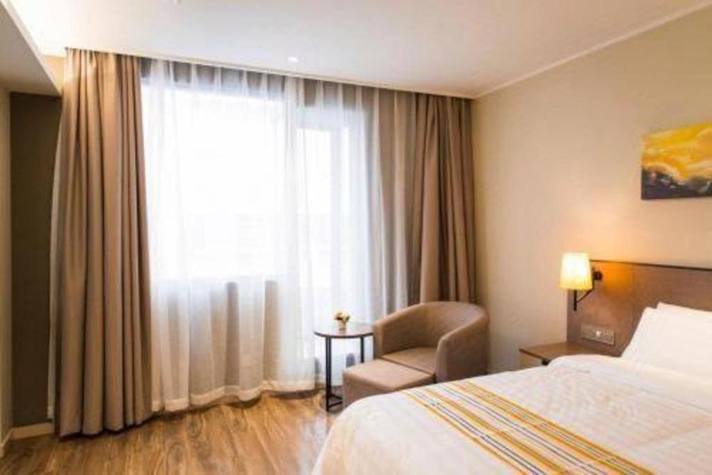 Home Inn Plus Shanghai New International Expo Center Yushan Road Yuanshen Sports Bagian luar foto