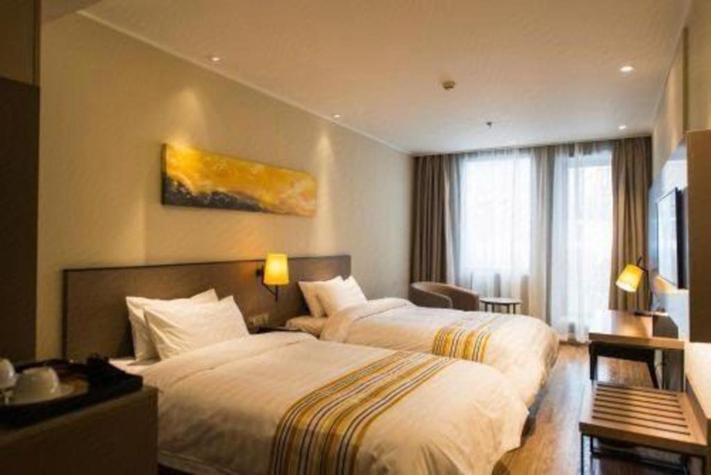 Home Inn Plus Shanghai New International Expo Center Yushan Road Yuanshen Sports Bagian luar foto