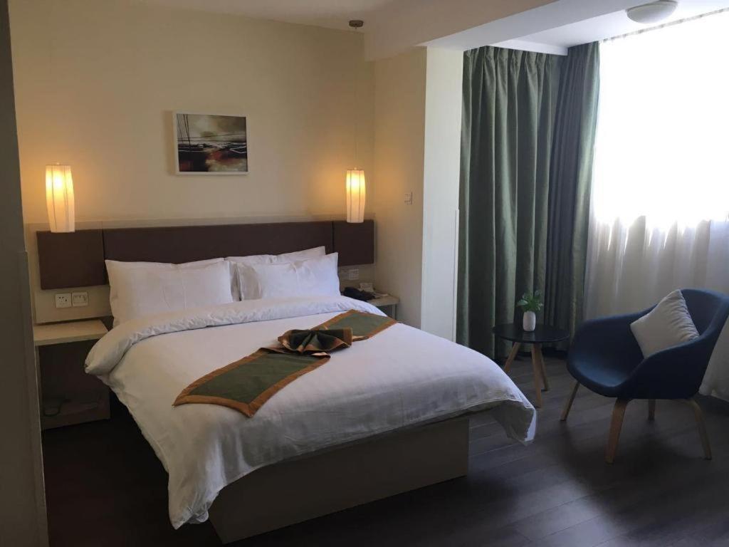 Home Inn Plus Shanghai New International Expo Center Yushan Road Yuanshen Sports Bagian luar foto