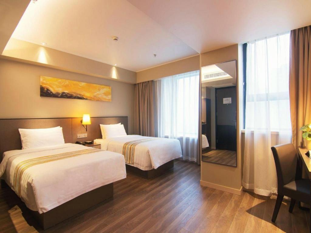 Home Inn Plus Shanghai New International Expo Center Yushan Road Yuanshen Sports Bagian luar foto