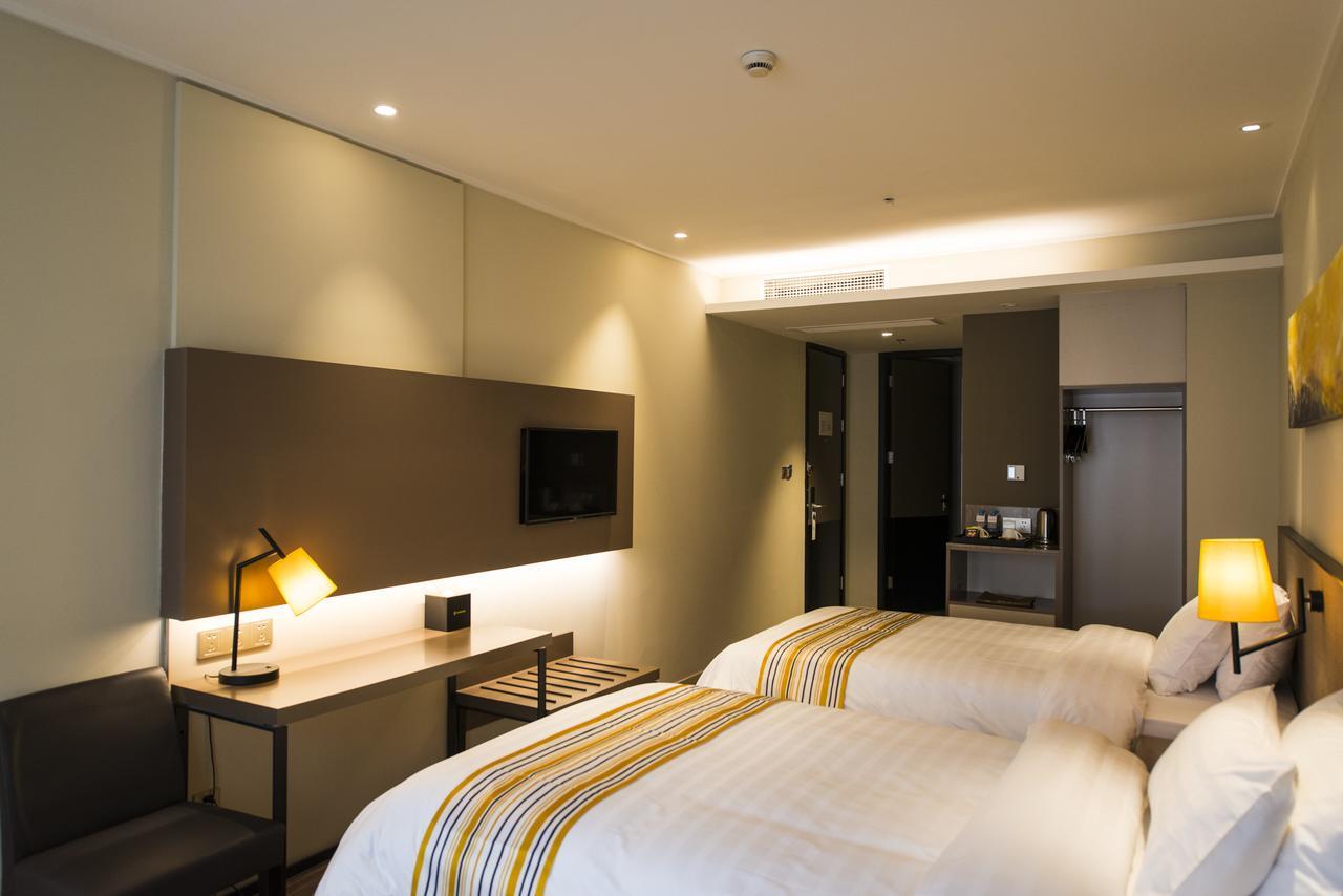 Home Inn Plus Shanghai New International Expo Center Yushan Road Yuanshen Sports Bagian luar foto